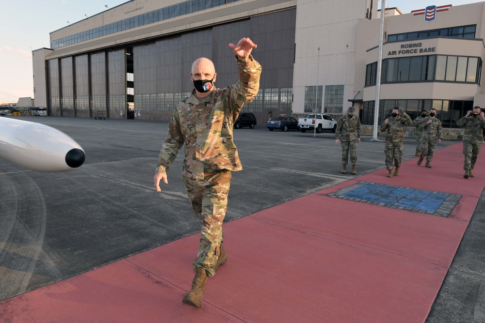 Gen. Bunch Visits Robins AFB