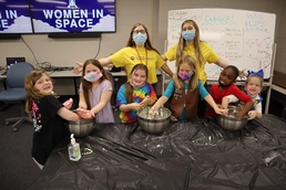 ERDC engineers and scientists participate in Girl Scout workshop