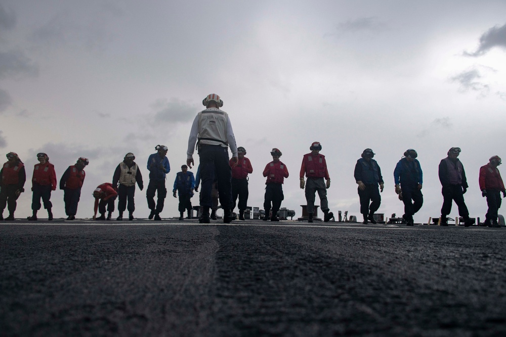 Sailors conduct foreign object debris walkdown