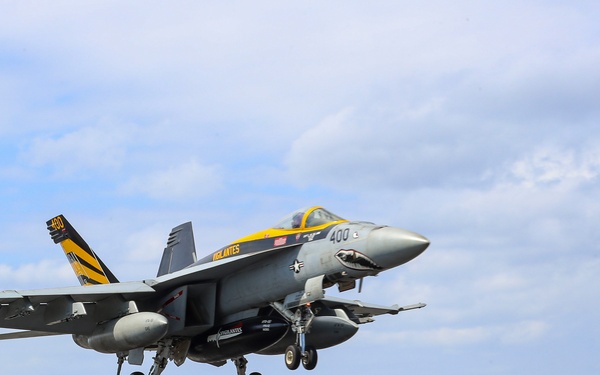 Abraham Lincoln conducts flight operations in support of Jungle Warfare 2022