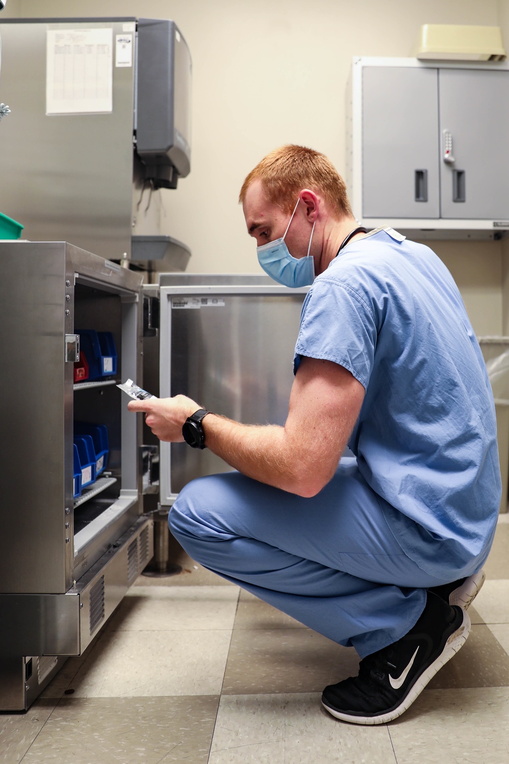 U.S. Air Force nurse prepares for patient care