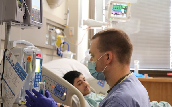 Military medical team supports hospital in Oklahoma City