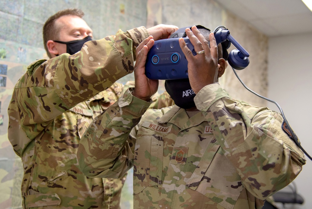 ANG command chief visits 123rd Airlift Wing