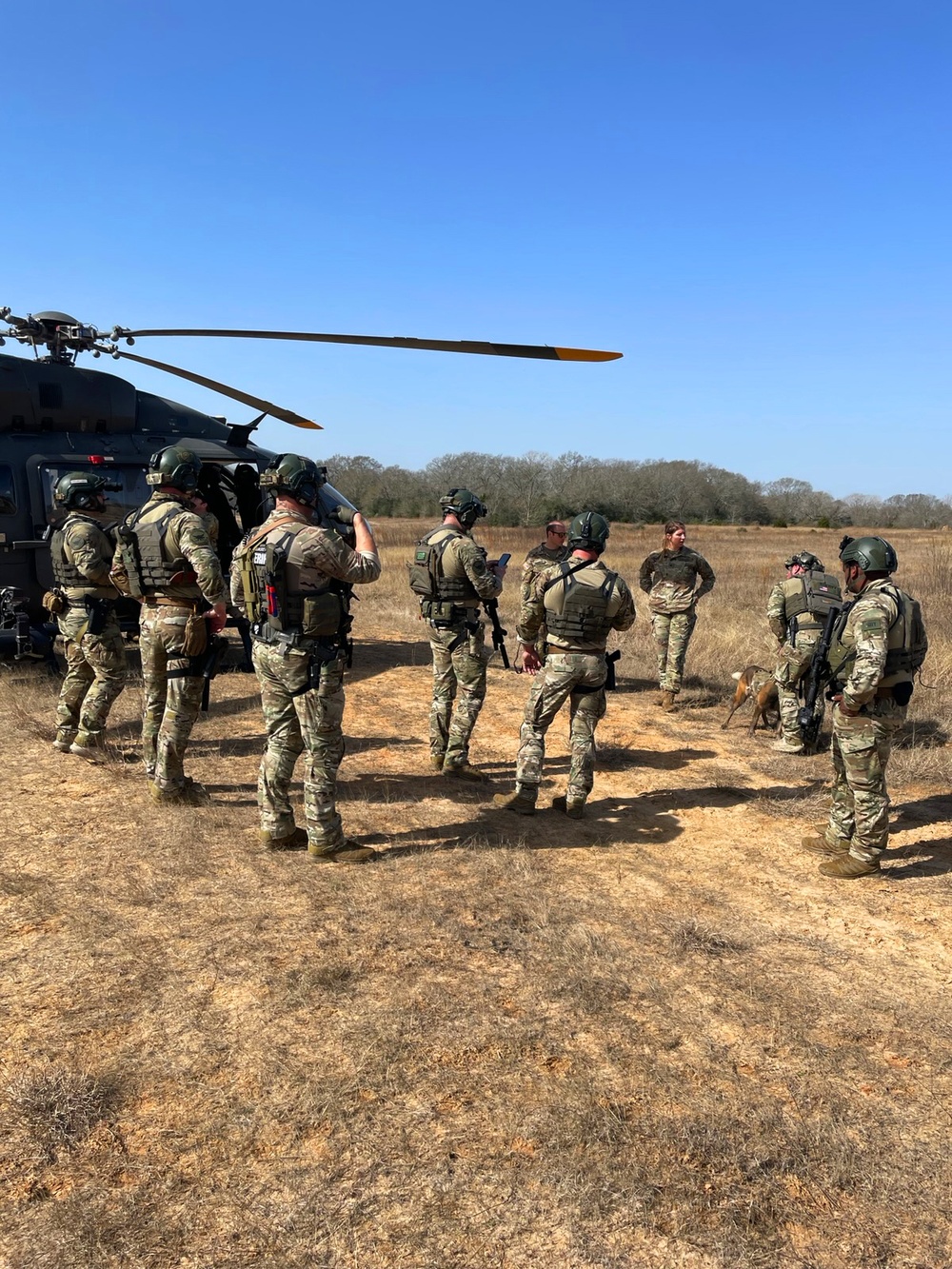 Texas Counterdrug aviation helps local sheriff's office train aerial insertion operations