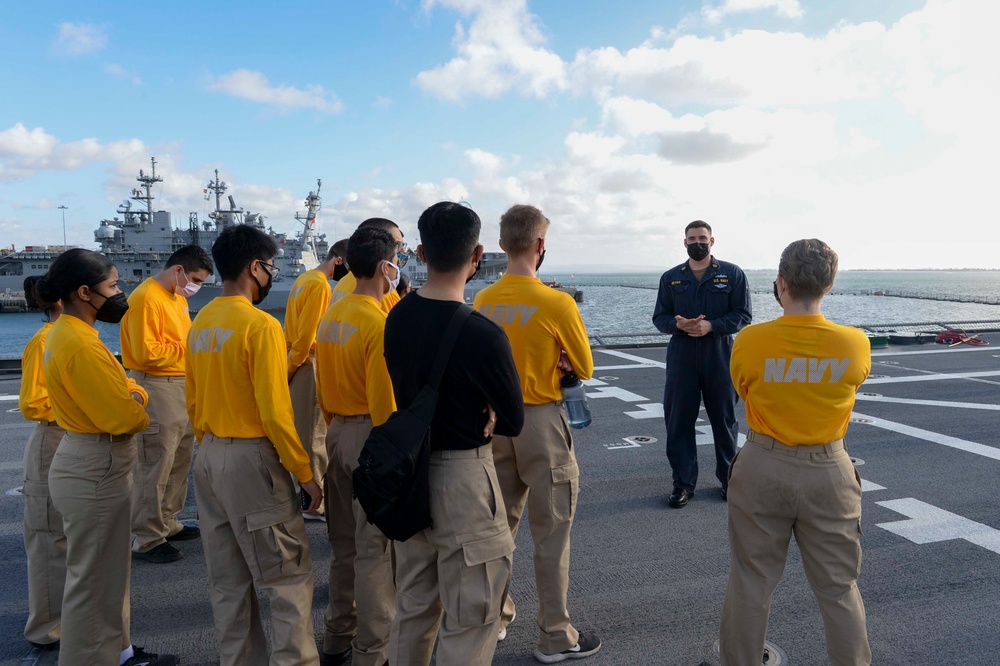 USS Kansas City (LCS 22) hosts NJROTC tour