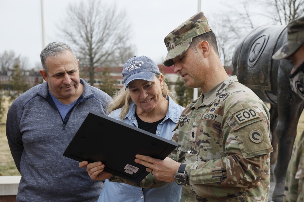 DVIDS - Images - 1TSC SFRG Award Ceremony [Image 2 of 2]