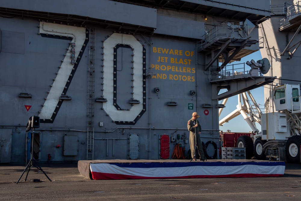 USS Carl Vinson (CVN 70) Executive Officer Conducts an All-Hands Call