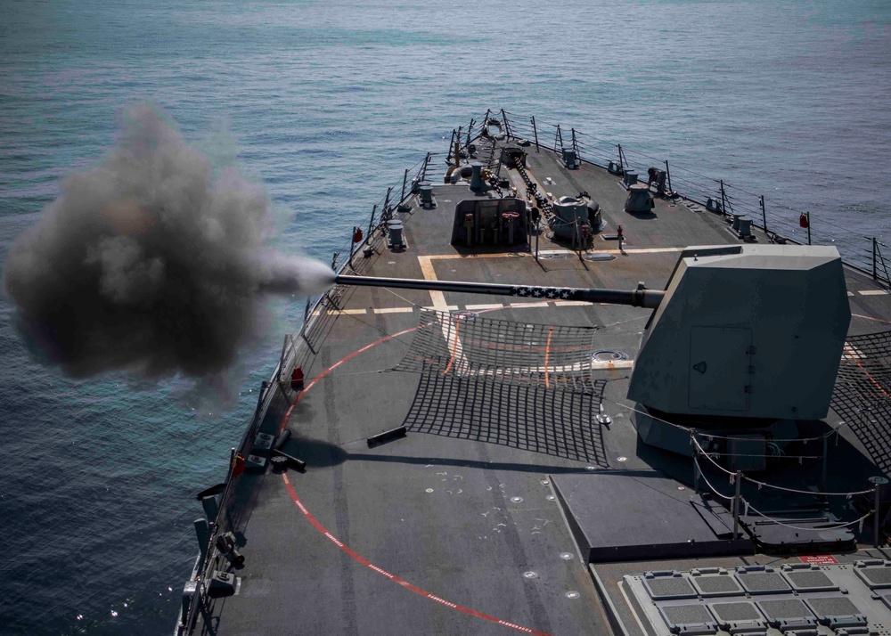 Gridley conducts a live-fire weapons exercise