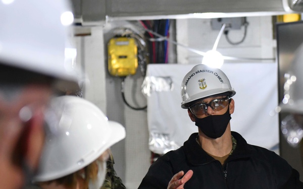 Tour aboard USS Blue Ridge