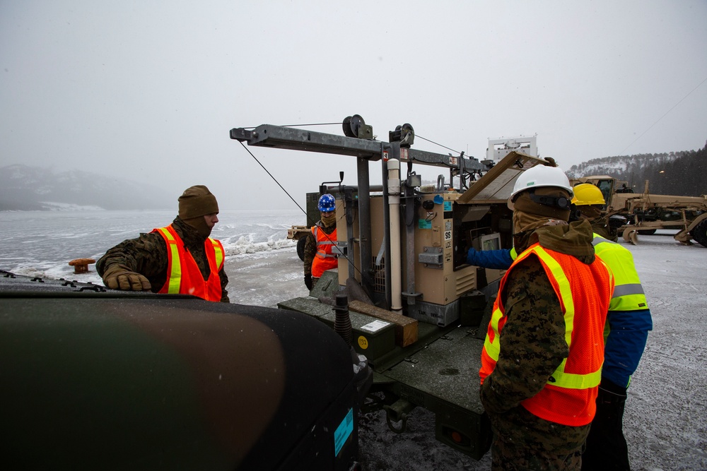 II MEF Marines offload the USNS Sisler for Ex CR22