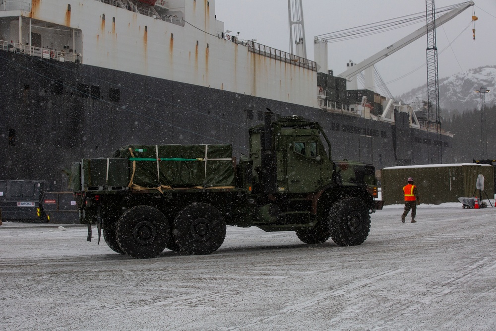 II MEF Marines offload the USNS Sisler for Ex CR22