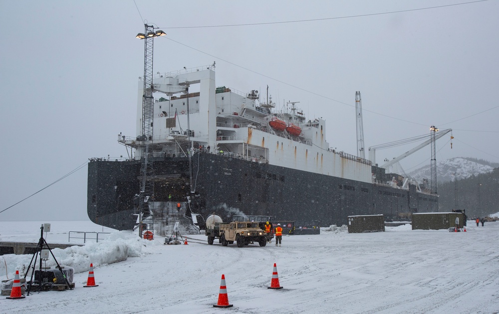 II MEF Marines offload the USNS Sisler for Ex CR22