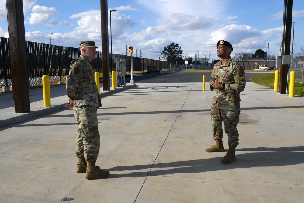 Gen Bunch AFMC Robins AFB visit