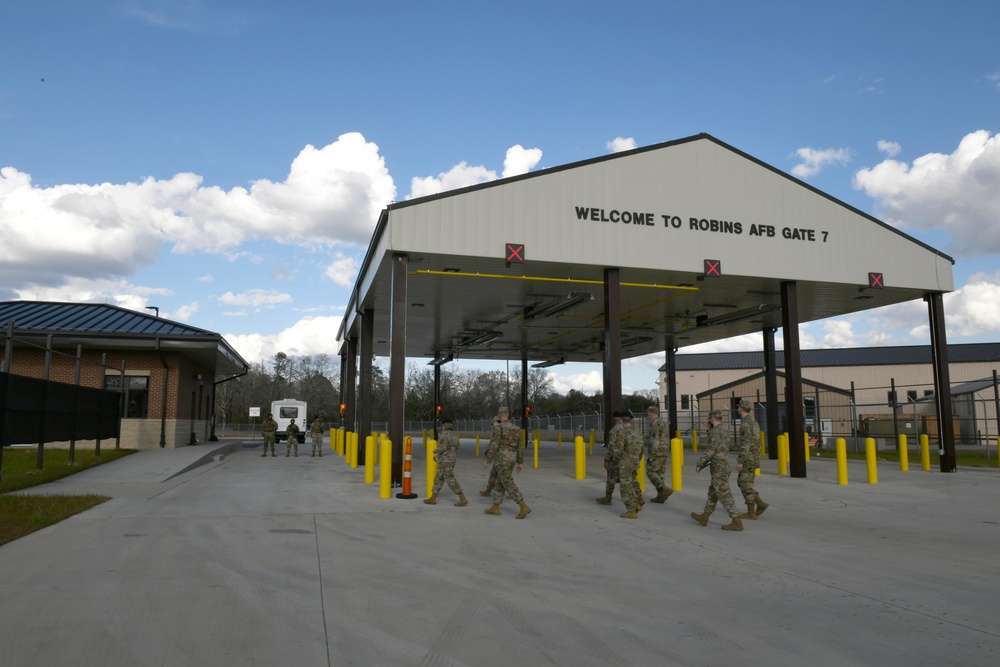 Gen. Arnold W. Bunch, Jr., Air Force Materiel Command commander visits Robins AFB