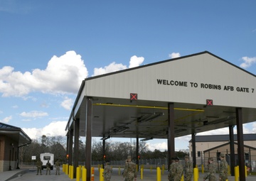 Gen. Arnold W. Bunch, Jr., Air Force Materiel Command commander visits Robins AFB