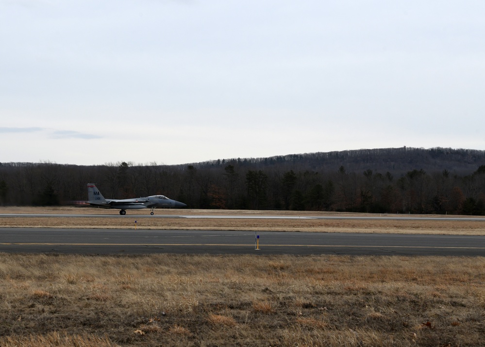 104th Fighter Wing hosts Springfield Thunderbirds