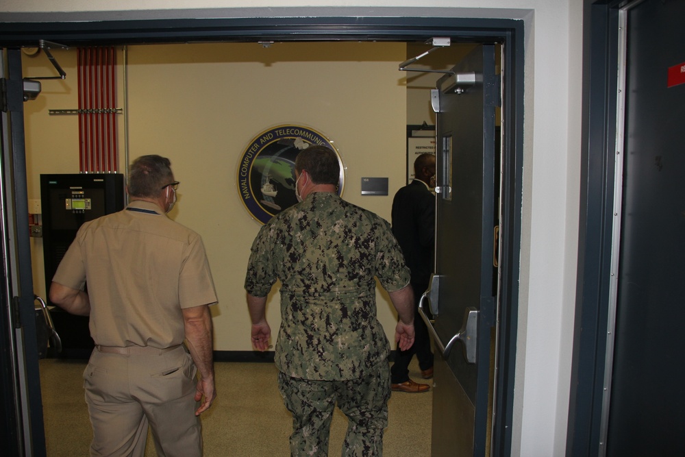 VADM Trussler visits NCTS San Diego