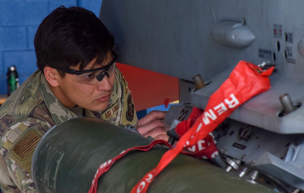 433rd CES performs Total Force explosive ordnance training