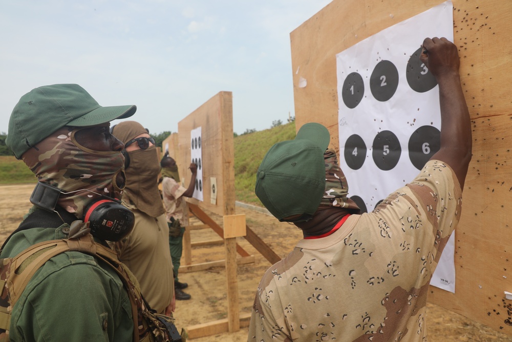French and Côte d'Ivoire practice marksmanship