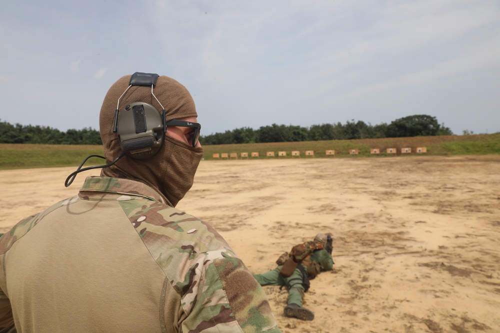 French and Côte d'Ivoire practice marksmanship