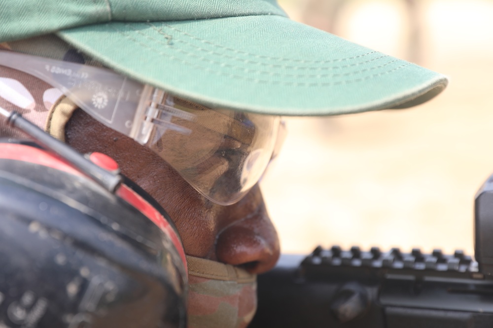 French and Côte d'Ivoire practice marksmanship