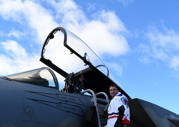 104th Fighter Wing takes Springfield Thunderbirds jerseys for a flight