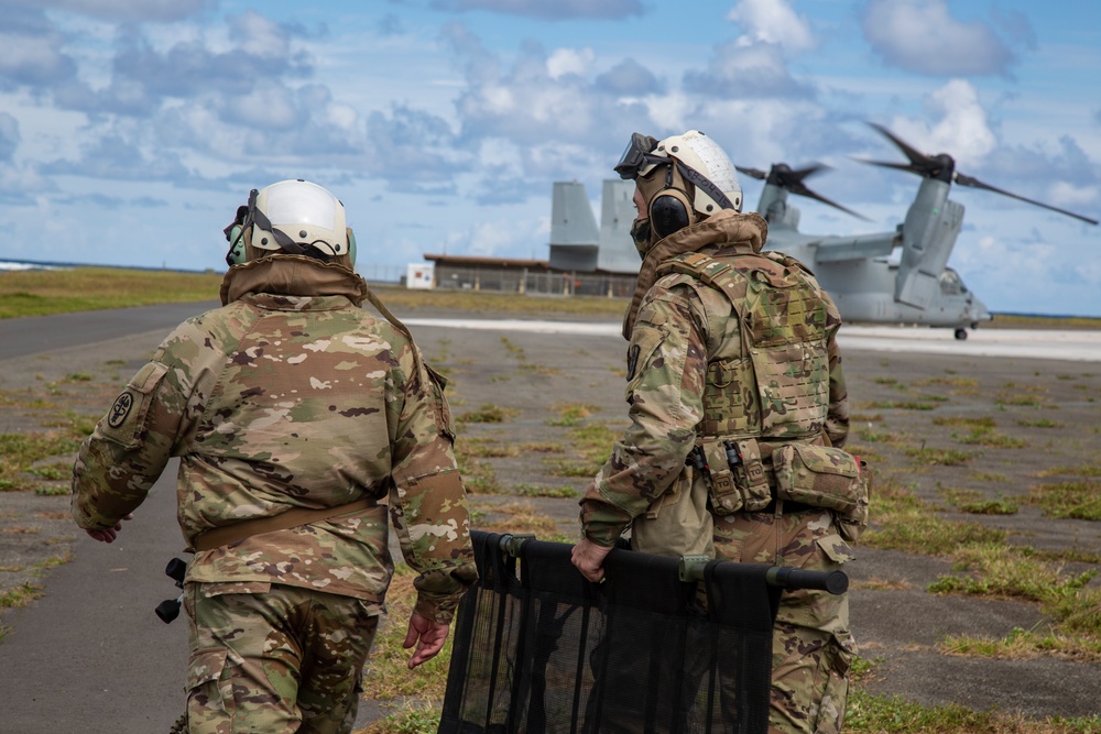 VMM-268 MEDEVAC Training with Army's 8th FRSD