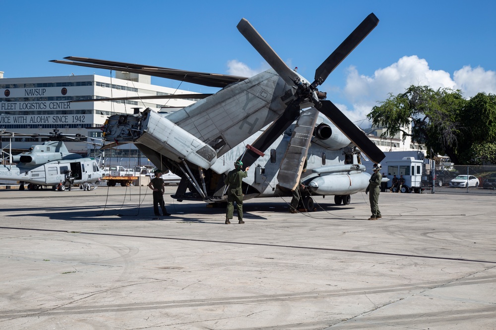 HMH-463 Pier Fly-on for Deployment for Training and Deactivation