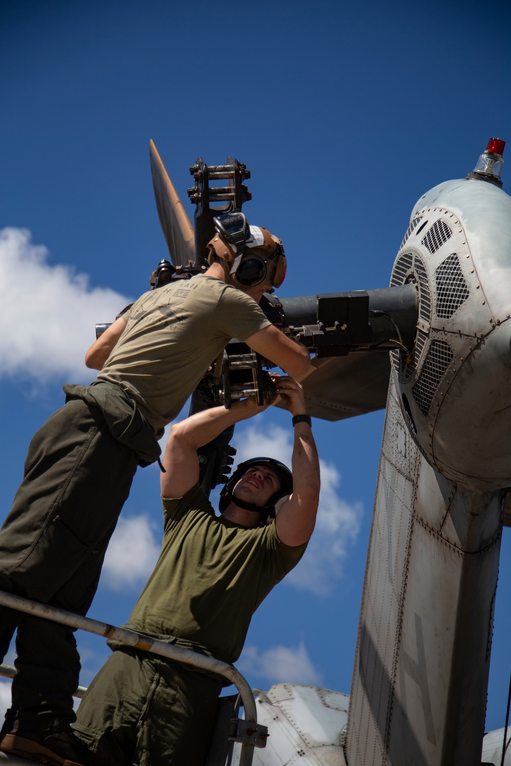 HMH-463 Pier Fly-on for Deployment for Training and Deactivation