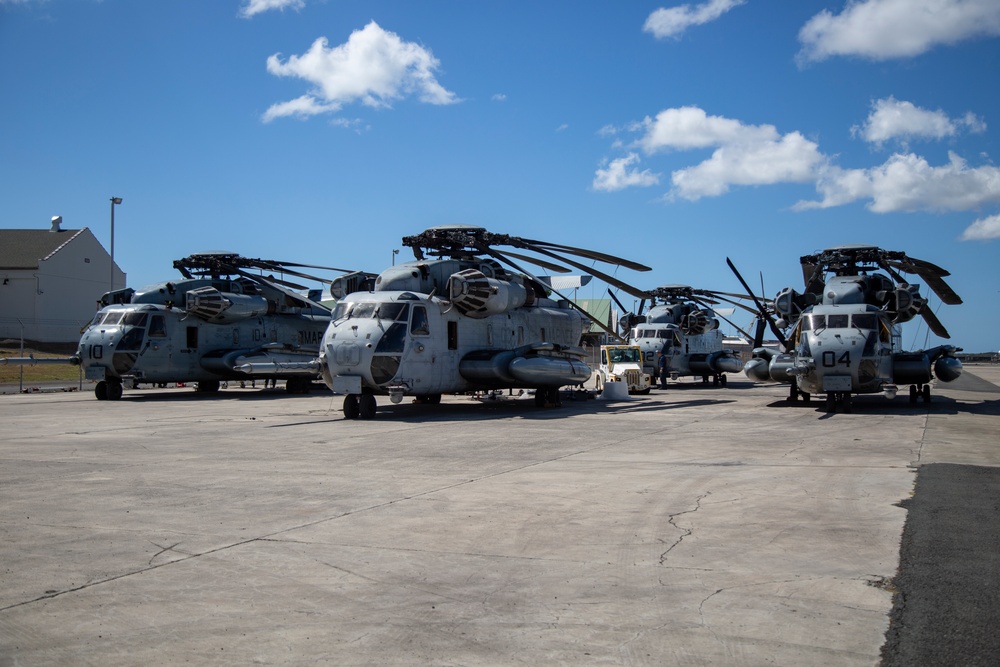 HMH-463 Pier Fly-on for Deployment for Training and Deactivation