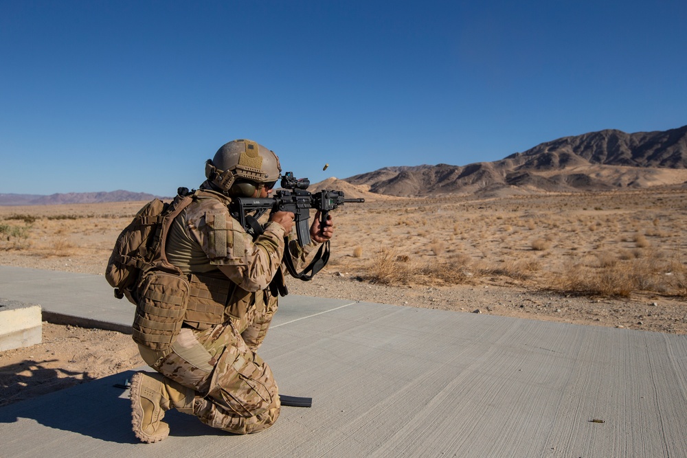 UAE Presidential Guard shoot unknown distance ranges at the Combat Center