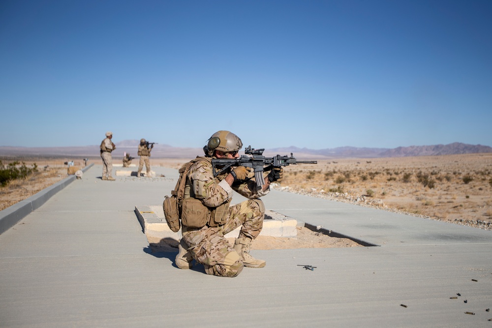 UAE Presidential Guard shoot unknown distance ranges at the Combat Center