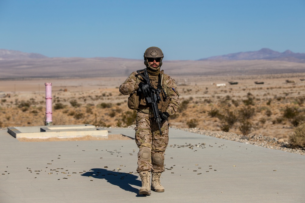 UAE Presidential Guard shoot unknown distance ranges at the Combat Center