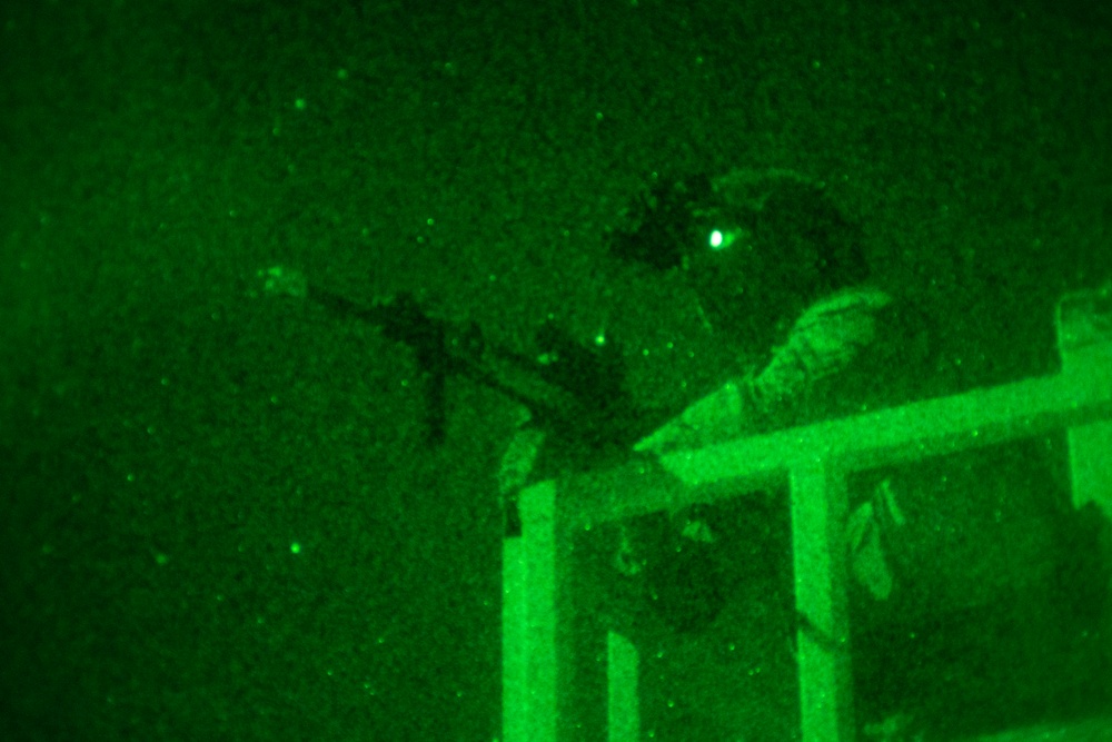 Marine Raiders and UAE Presidential Guard execute night raid training exercise at the Combat Center