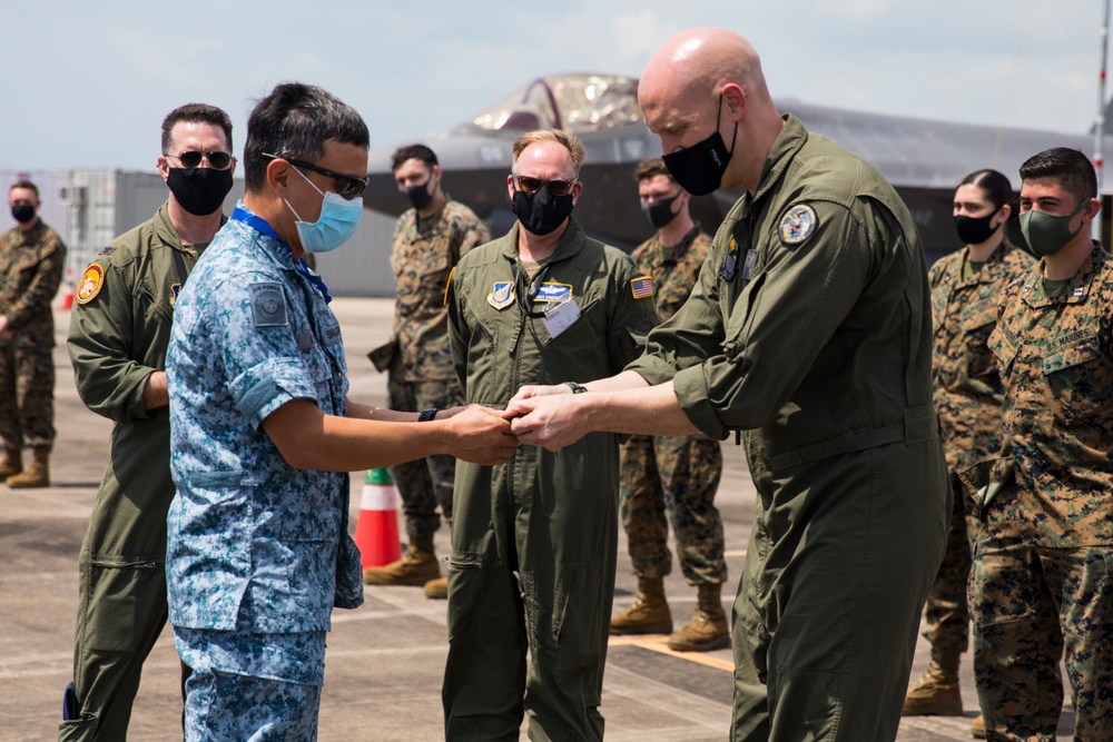 Singapore Airshow 2022: Republic of Singapore Air Force Chief visits the BATS