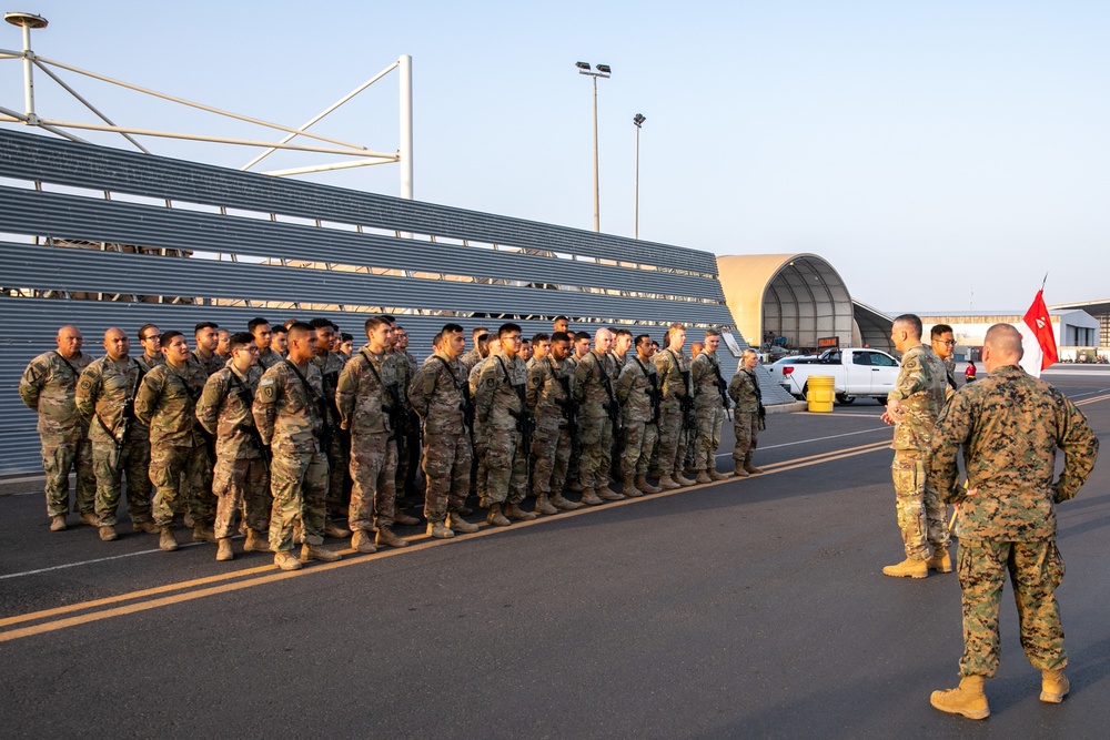 2CR greeted by Gen. Townsend