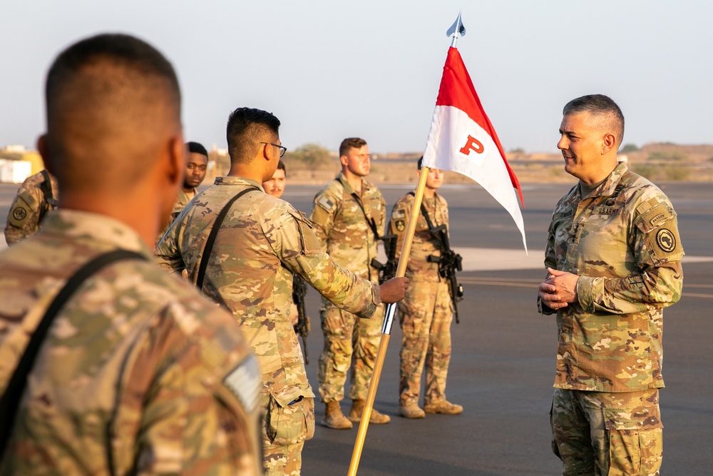 2CR greeted by Gen. Townsend