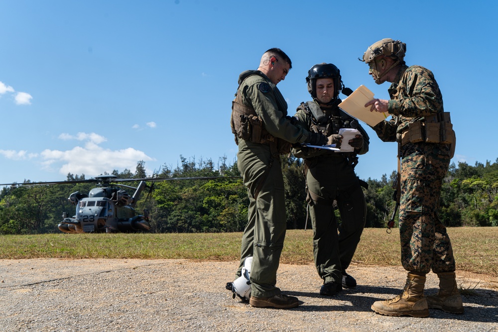 U.S. Marines conduct Jungle Warfare Exercise 22