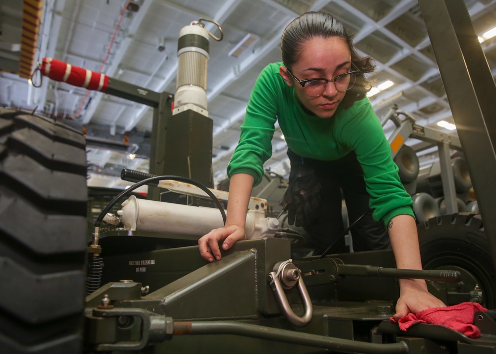 Abraham Lincoln Sailors conduct maintenance