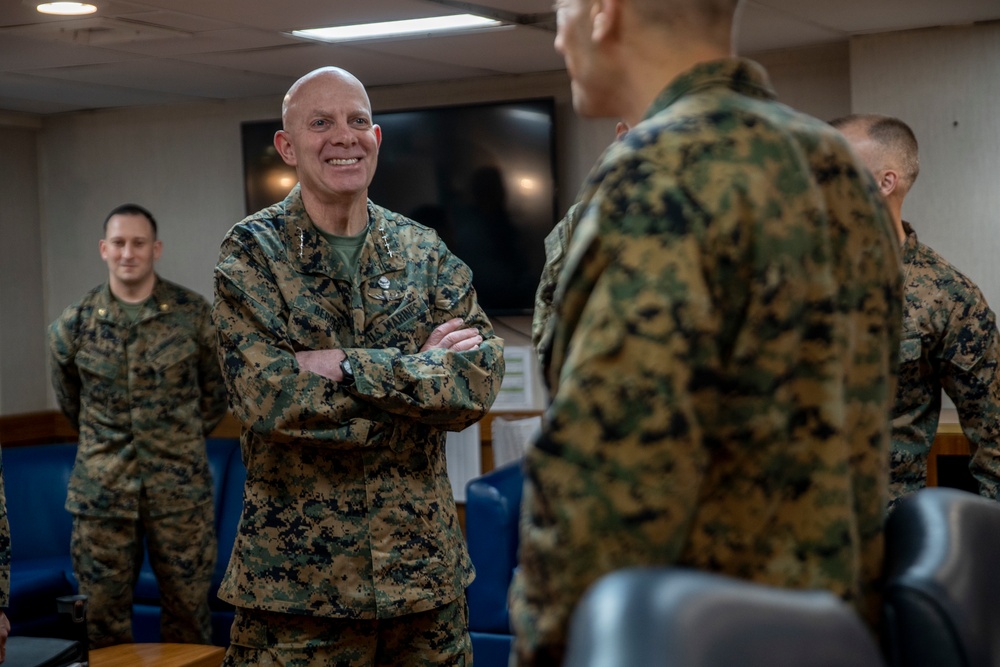 DVIDS - Images - CMC and SMMC visit the 11th MEU [Image 3 of 28]