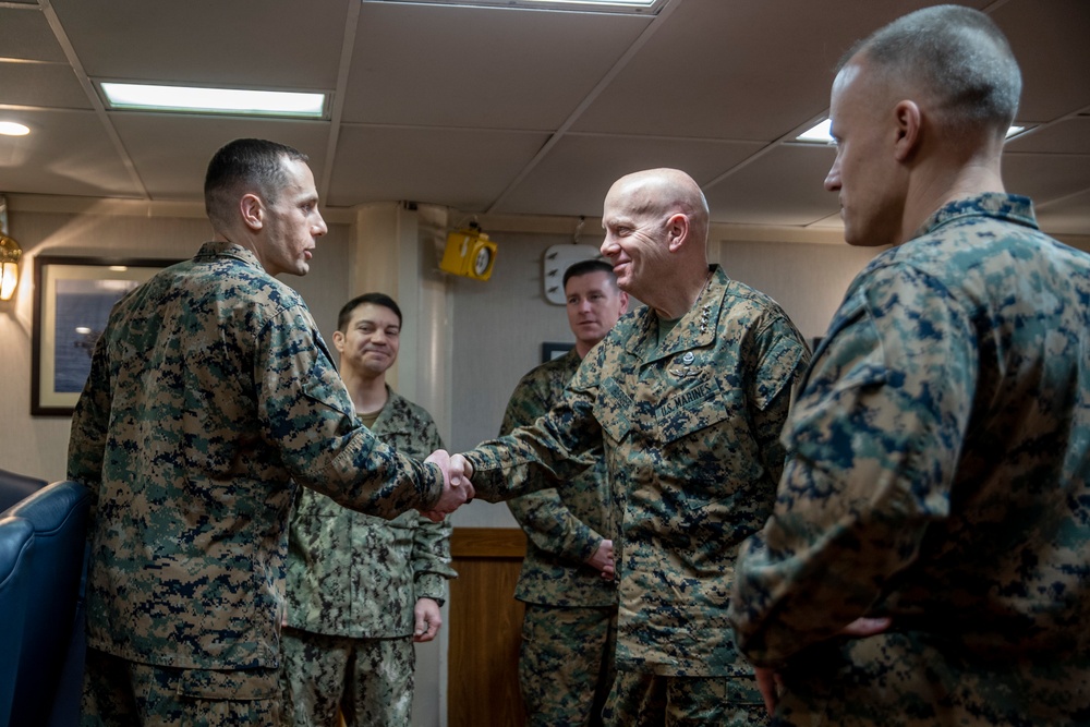 CMC and SMMC visit the 11th MEU