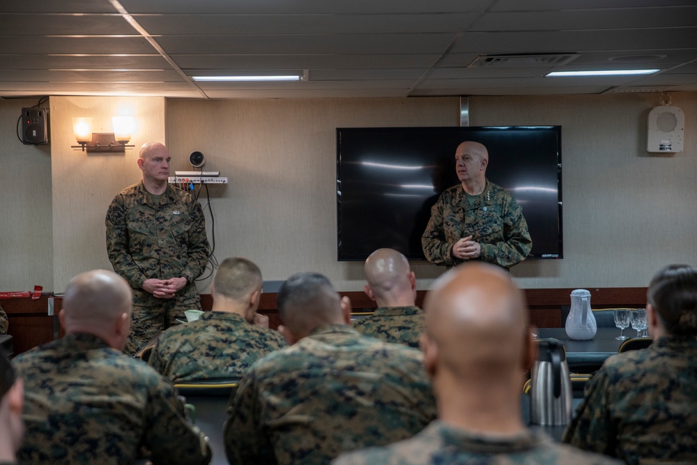 DVIDS - Images - CMC and SMMC visit the 11th MEU [Image 5 of 28]