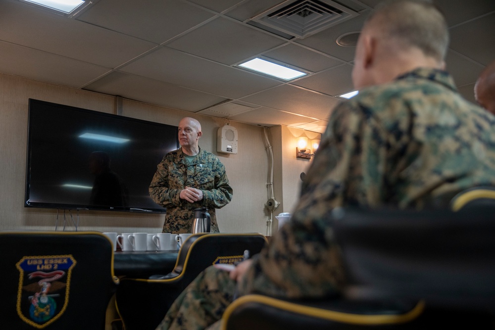 CMC and SMMC visit the 11th MEU