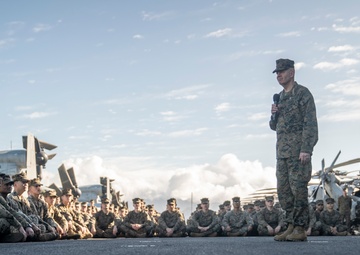 CMC and SMMC visit the 11th MEU
