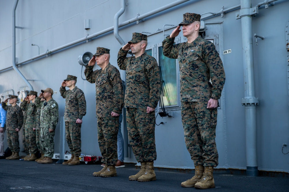 CMC and SMMC visit the 11th MEU