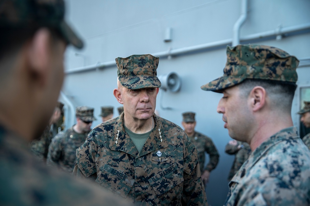 DVIDS - Images - CMC and SMMC visit the 11th MEU [Image 14 of 28]