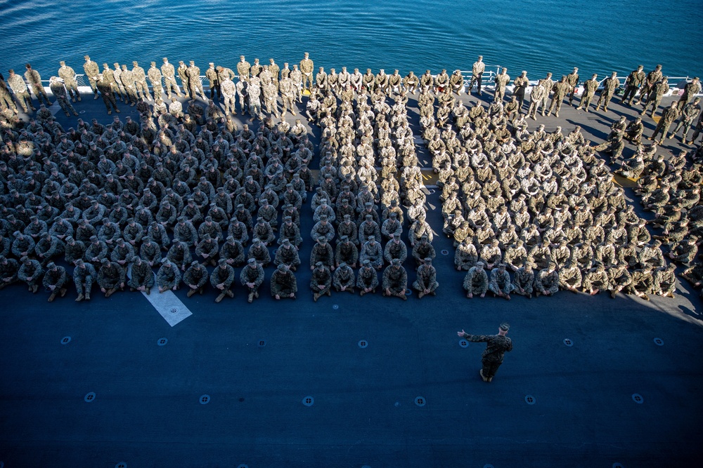 CMC and SMMC visit the 11th MEU