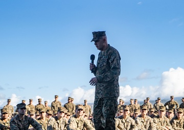 CMC and SMMC visit the 11th MEU