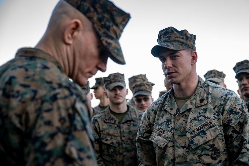 CMC and SMMC visit the 11th MEU