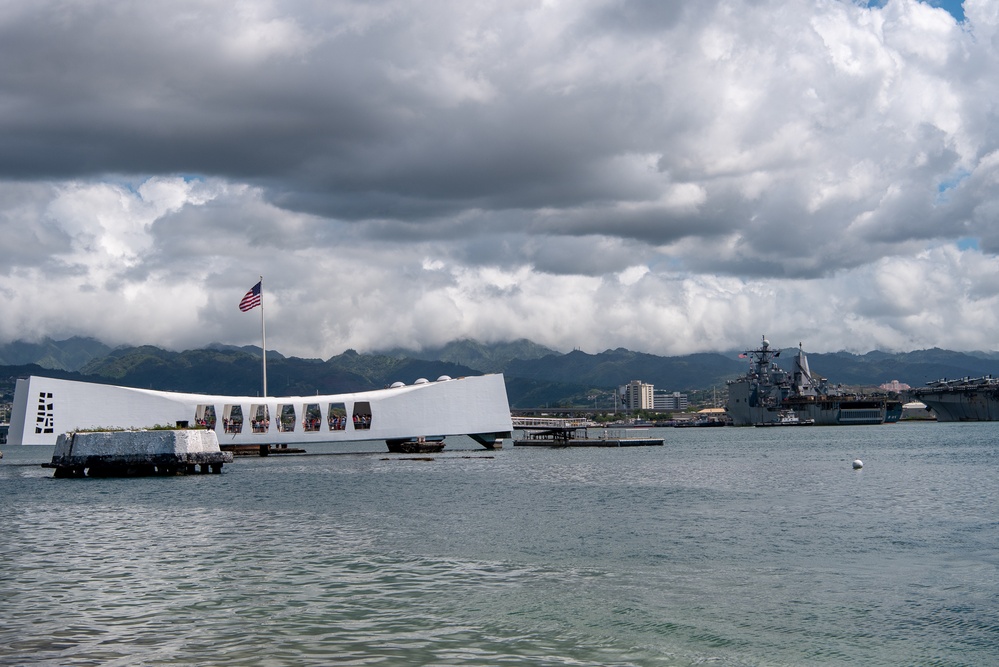 USS Pearl Harbor Arrives at Joint Base Pearl Harbor-Hickam